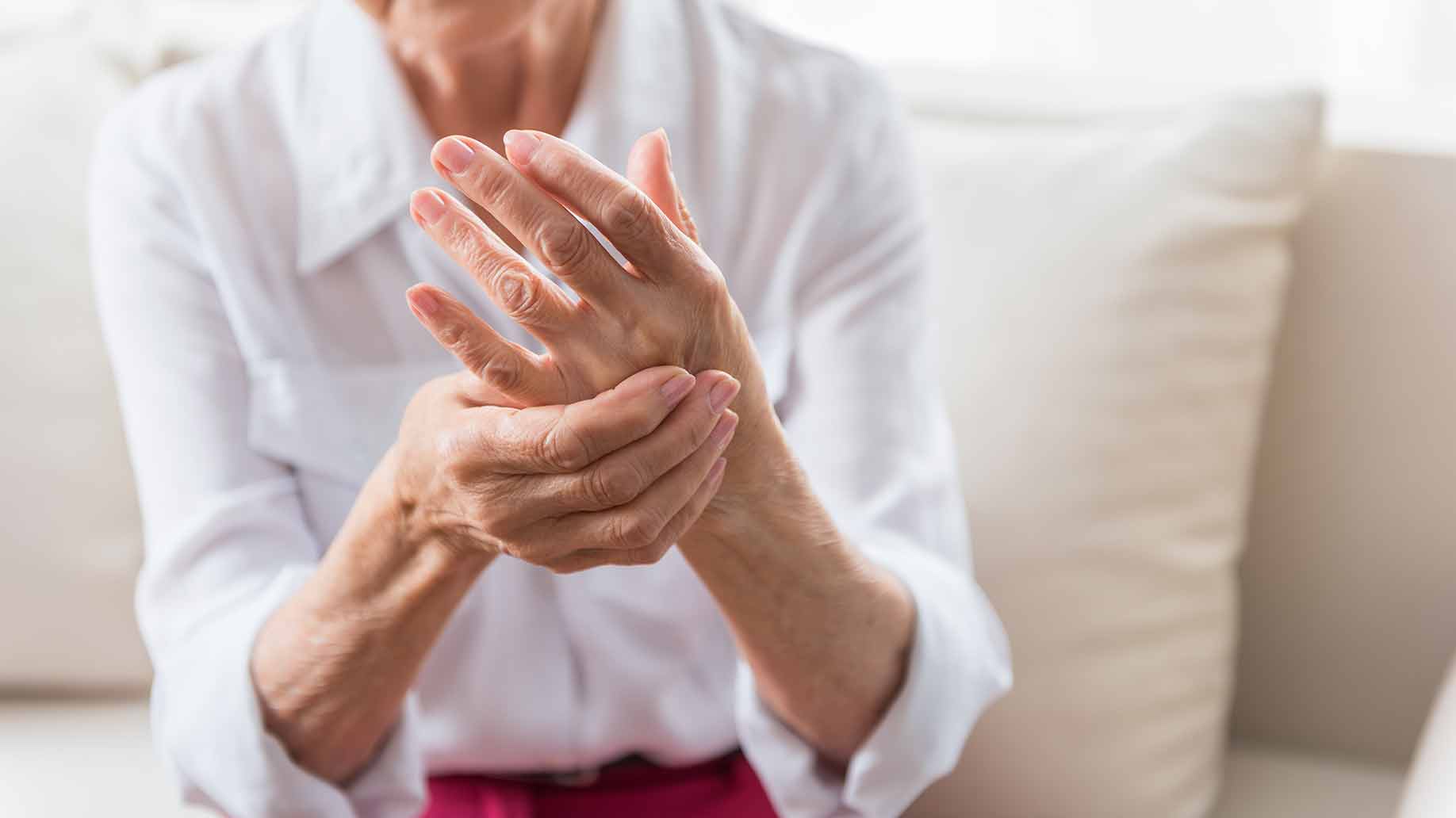 arthritis inflammation pain joints bones swelling aches natural remedies turmeric curcumin health benefits