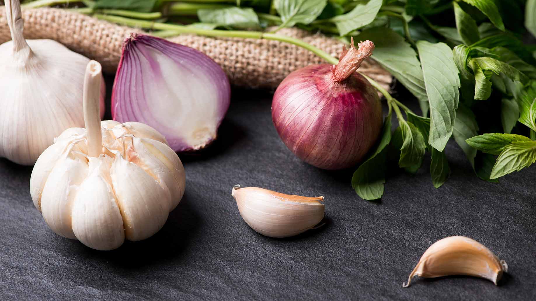 garlic onions hair loss thinning balding natural remedies