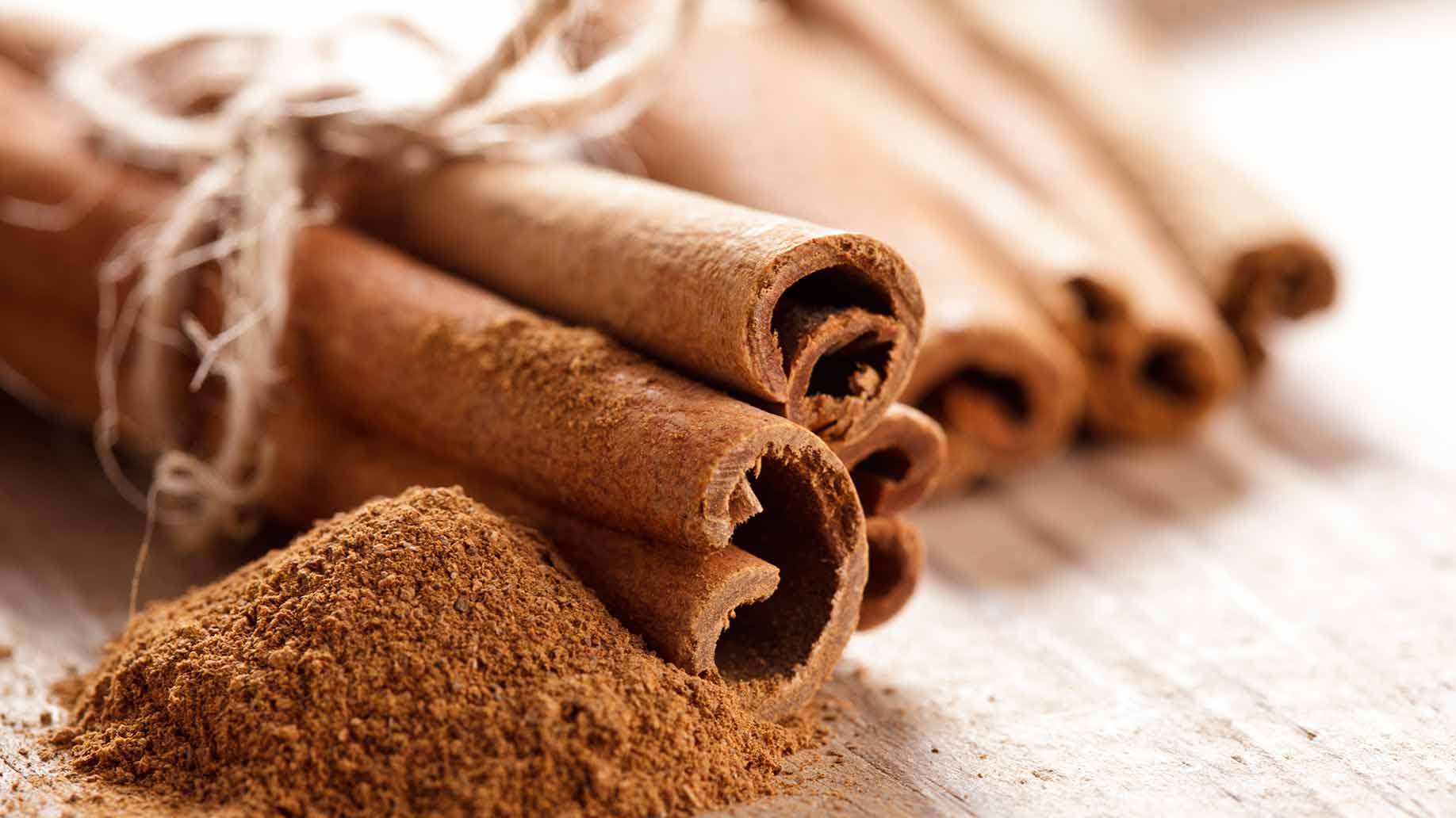 cinnamon powder and sticks