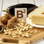 vitamin b2 riboflavin walnuts eggplant cheese bread pine nuts tea leaves headaches migraines natural remedies