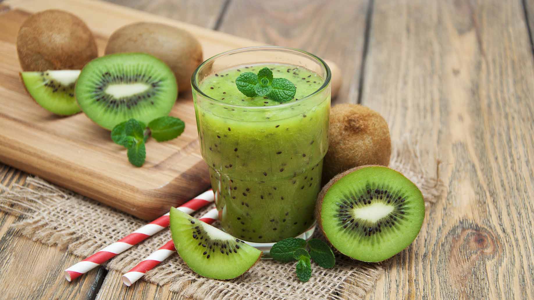 kiwi smoothie drink green tropical fruit insomnia sleep disorder natural remedy aid